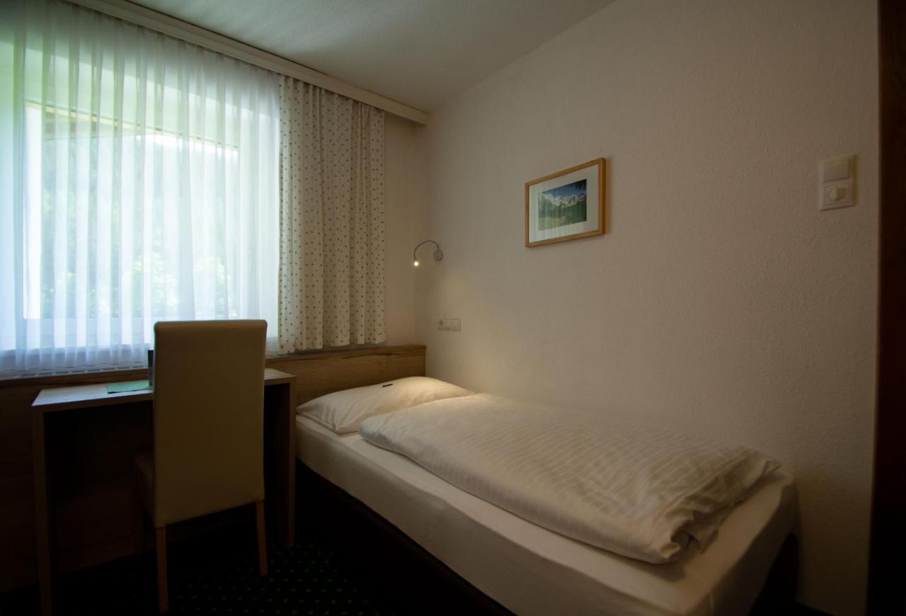 Essl In Filzmoos Hotel Exterior photo