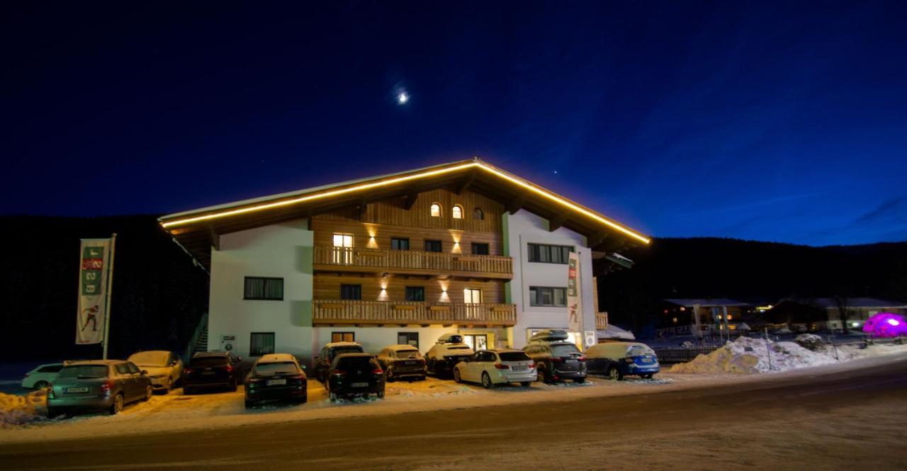 Essl In Filzmoos Hotel Exterior photo